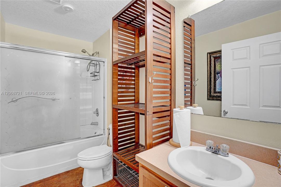 For Sale: $395,000 (3 beds, 2 baths, 1809 Square Feet)