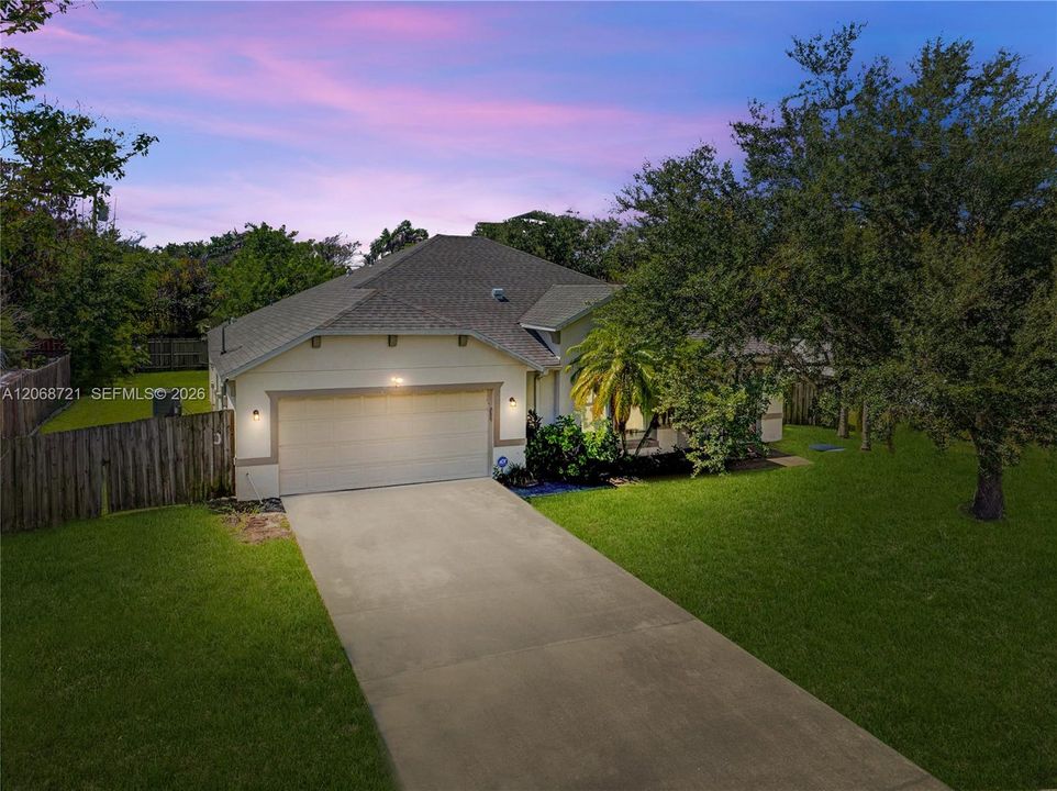 For Sale: $395,000 (3 beds, 2 baths, 1809 Square Feet)