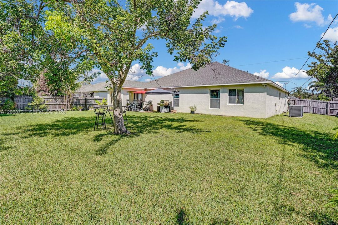 For Sale: $395,000 (3 beds, 2 baths, 1809 Square Feet)