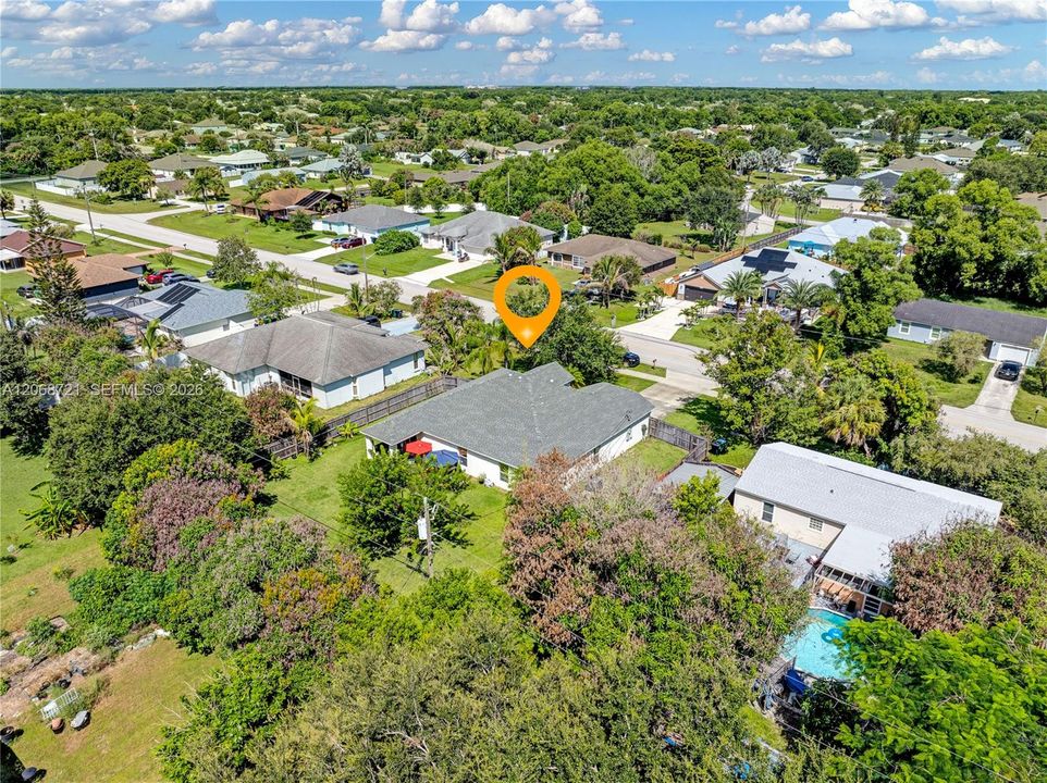 For Sale: $395,000 (3 beds, 2 baths, 1809 Square Feet)