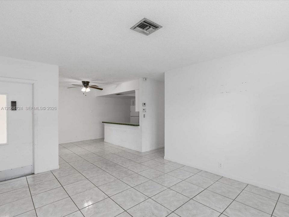 Activo con contrato: $500,000 (0 camas, 0 baños, 1929 Pies cuadrados)