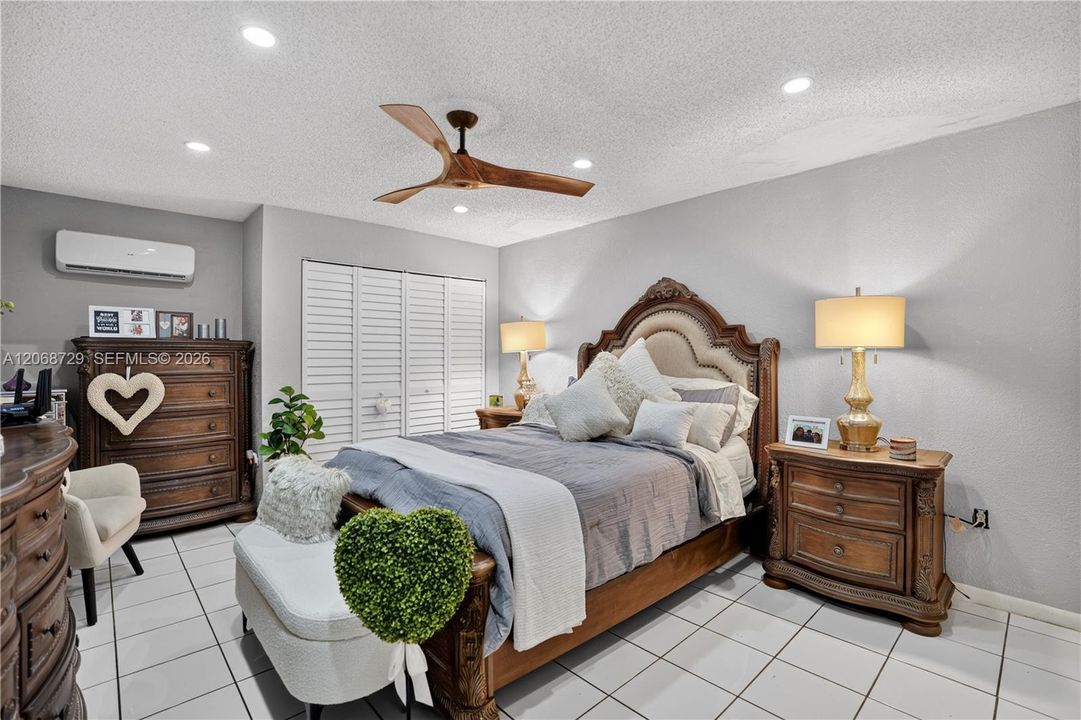 For Sale: $425,000 (3 beds, 2 baths, 1196 Square Feet)