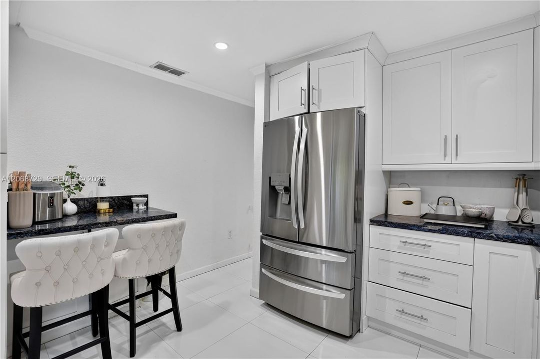 For Sale: $425,000 (3 beds, 2 baths, 1196 Square Feet)
