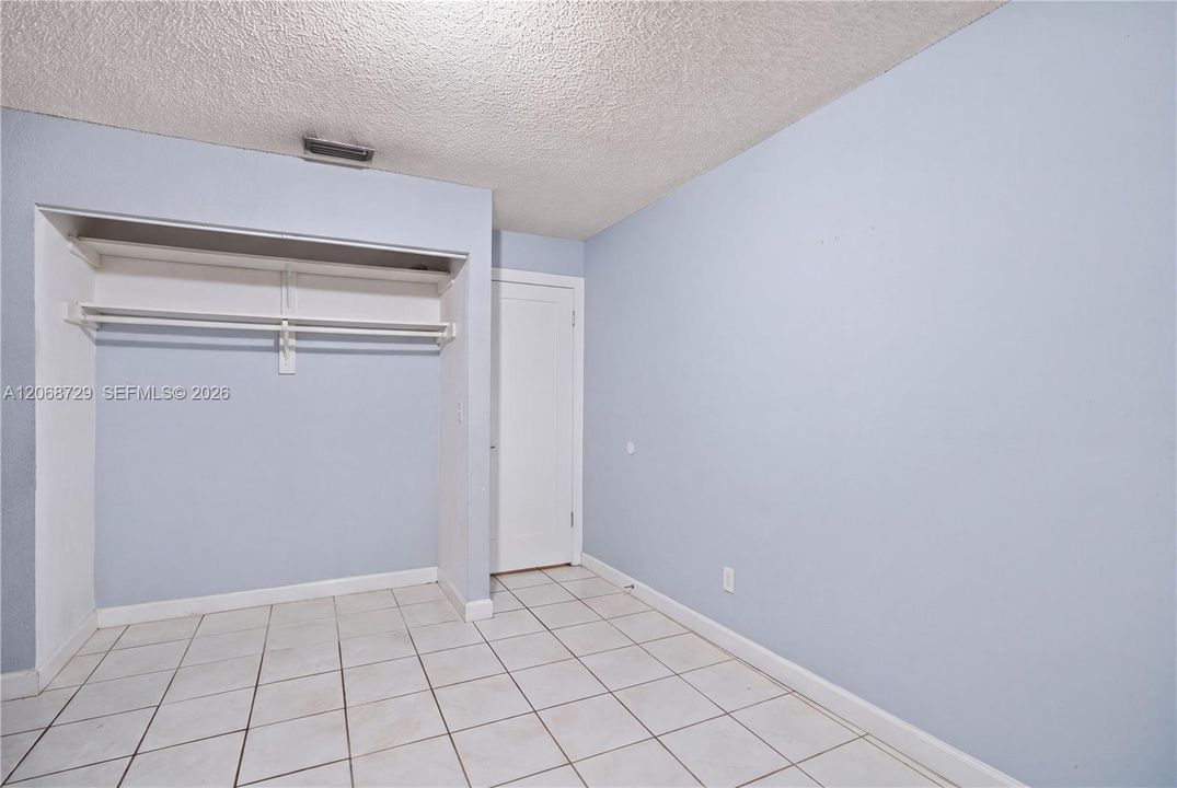 For Sale: $425,000 (3 beds, 2 baths, 1196 Square Feet)