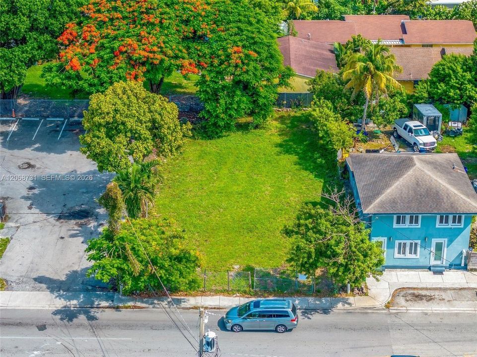 2177 NW 28 ST