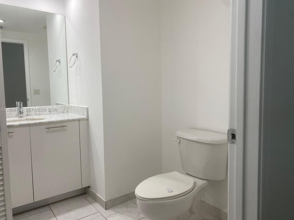 В аренду: $4,650 (2 спален, 2 ванн, 1289 Квадратных фут)