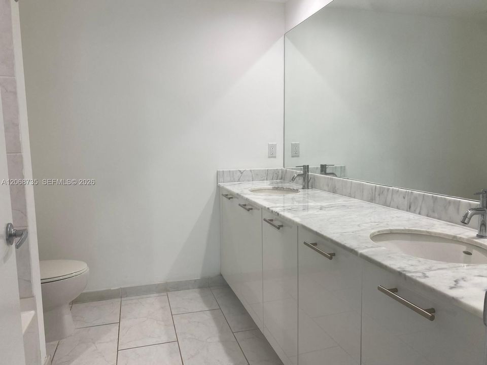 В аренду: $4,650 (2 спален, 2 ванн, 1289 Квадратных фут)