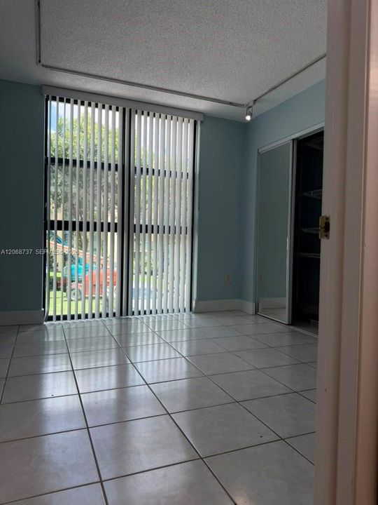 For Sale: $239,886 (2 beds, 2 baths, 898 Square Feet)