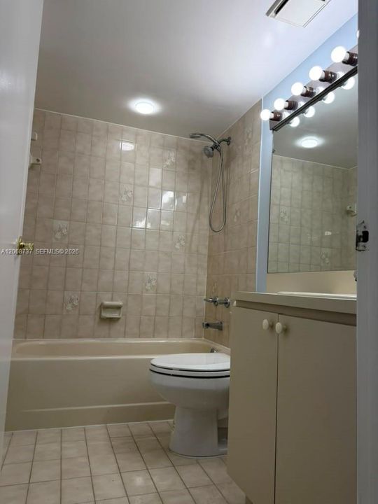 For Sale: $239,886 (2 beds, 2 baths, 898 Square Feet)