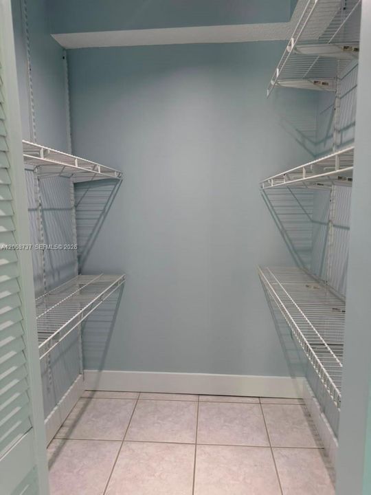 For Sale: $239,886 (2 beds, 2 baths, 898 Square Feet)