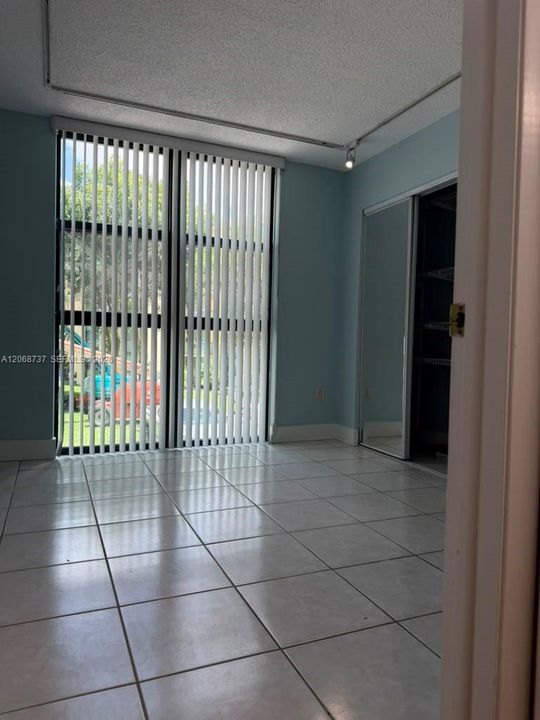 For Sale: $239,886 (2 beds, 2 baths, 898 Square Feet)