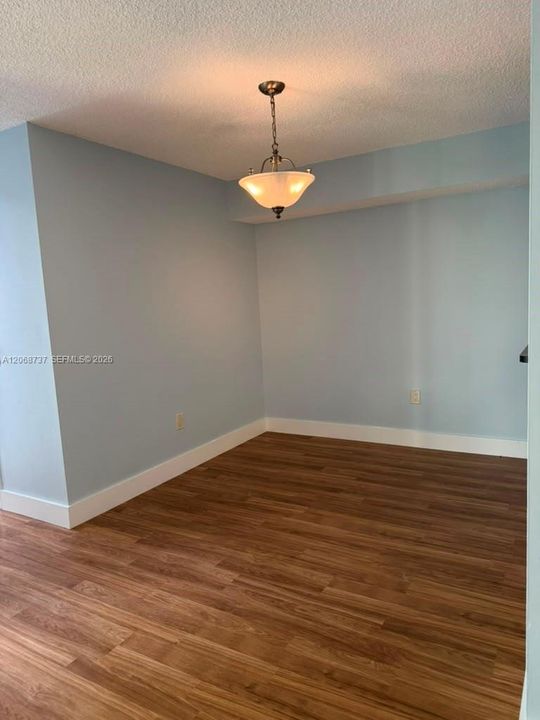 For Sale: $239,886 (2 beds, 2 baths, 898 Square Feet)