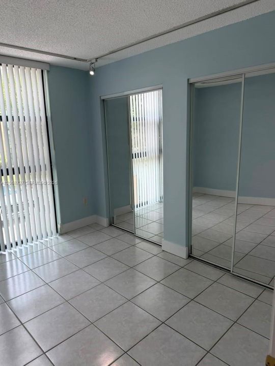 For Sale: $239,886 (2 beds, 2 baths, 898 Square Feet)