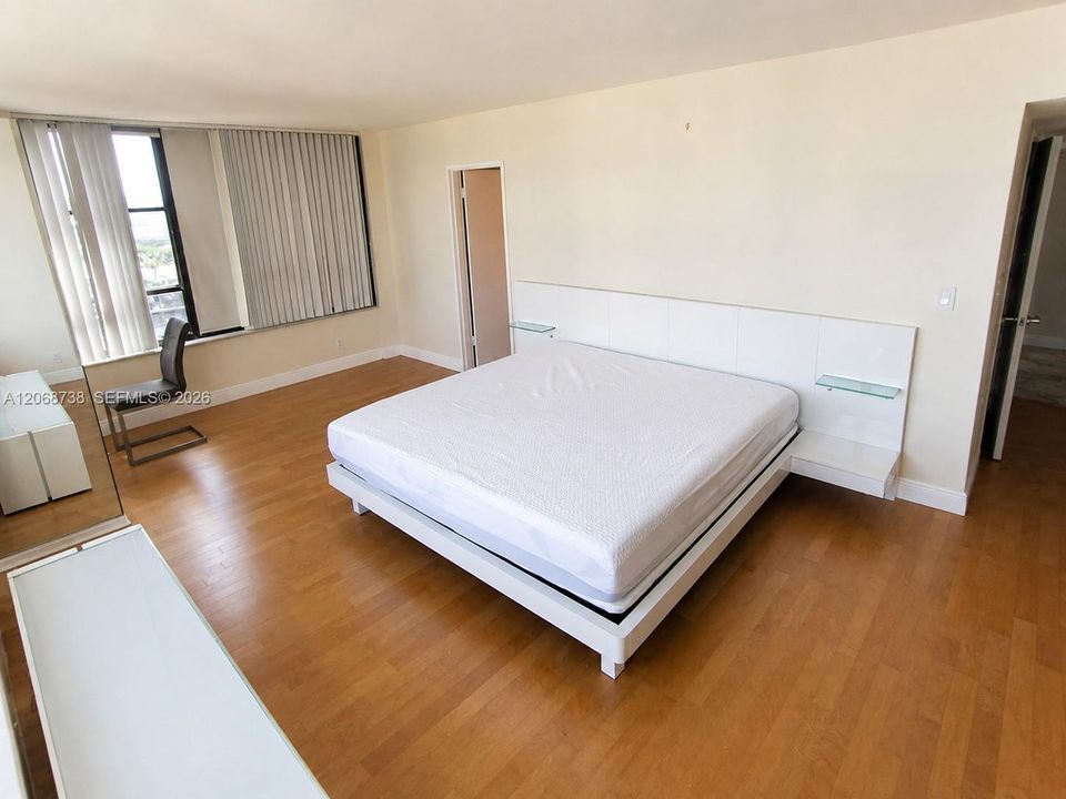 For Sale: $460,000 (2 beds, 2 baths, 1780 Square Feet)