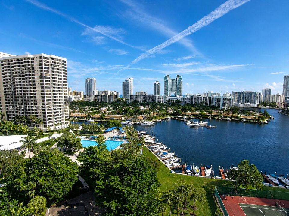 For Sale: $460,000 (2 beds, 2 baths, 1780 Square Feet)