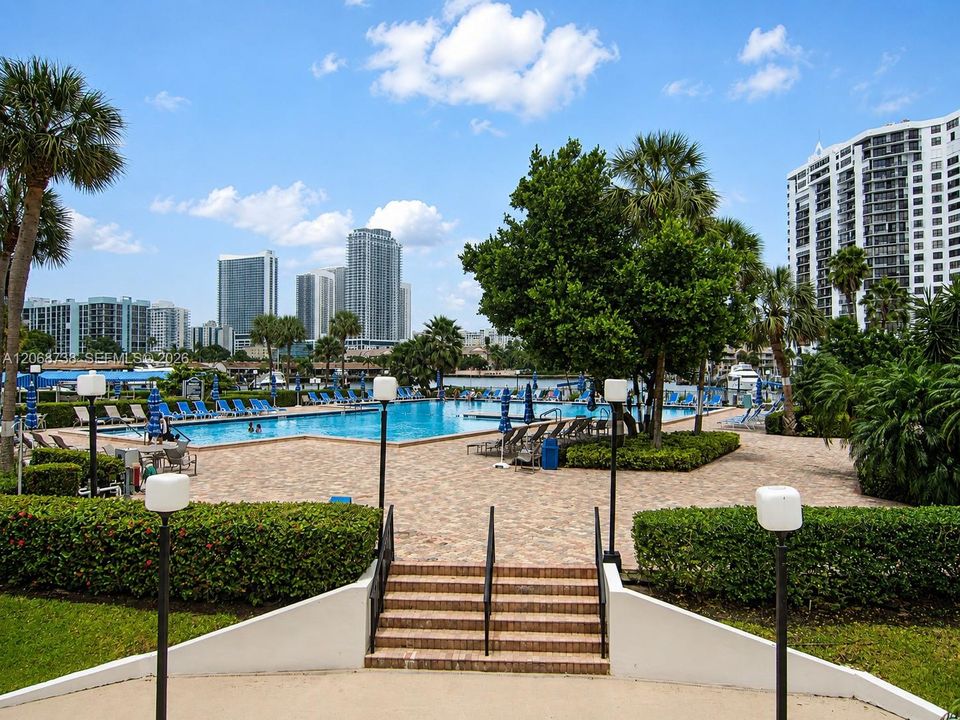 For Sale: $460,000 (2 beds, 2 baths, 1780 Square Feet)