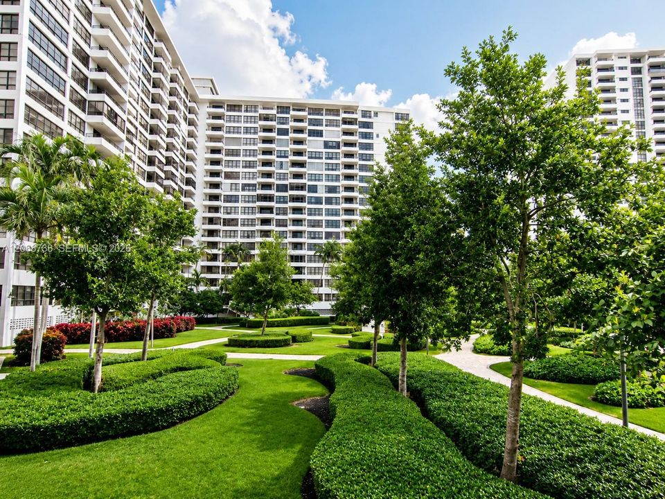 For Sale: $460,000 (2 beds, 2 baths, 1780 Square Feet)