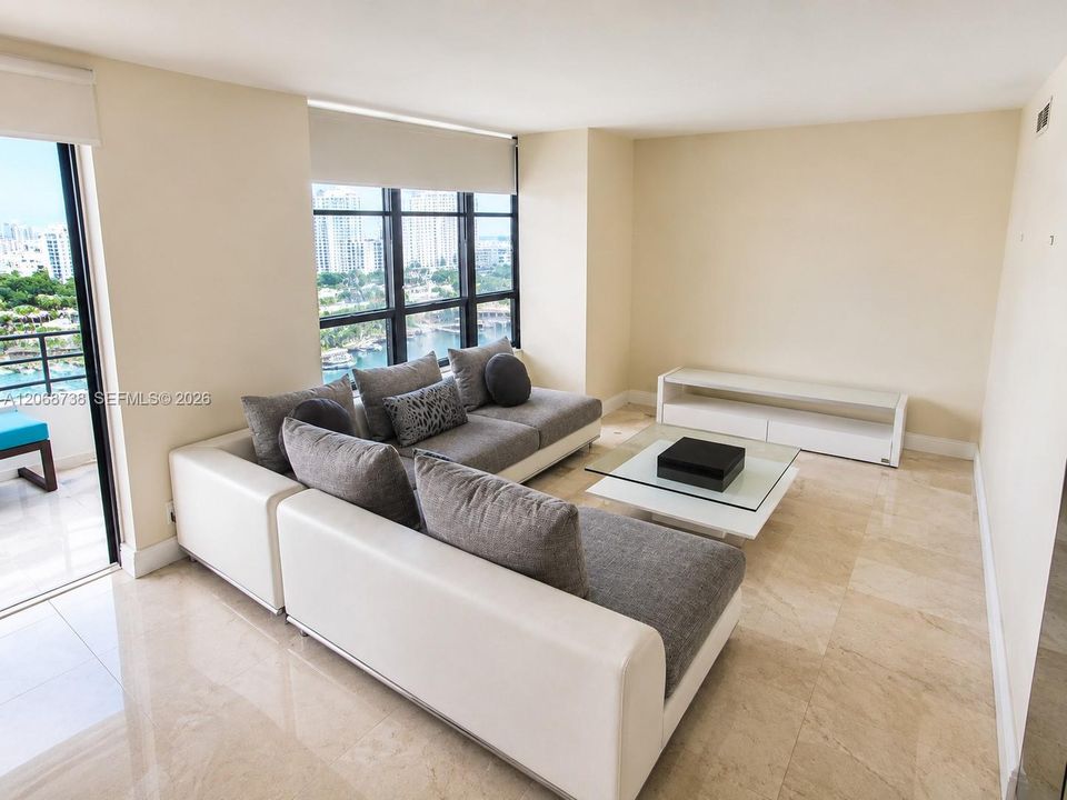 For Sale: $460,000 (2 beds, 2 baths, 1780 Square Feet)