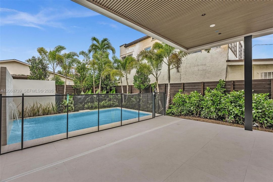 For Sale: $1,779,000 (4 beds, 4 baths, 2736 Square Feet)