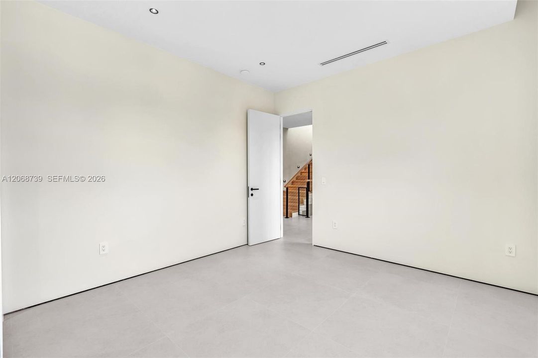 For Sale: $1,779,000 (4 beds, 4 baths, 2736 Square Feet)