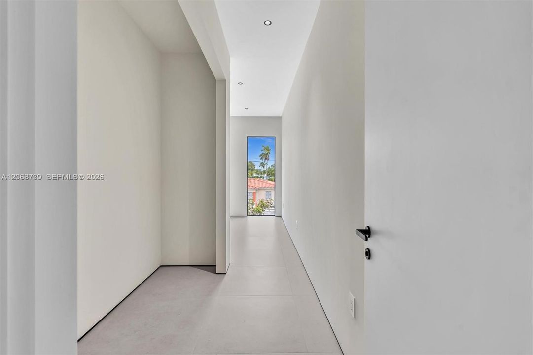 For Sale: $1,779,000 (4 beds, 4 baths, 2736 Square Feet)
