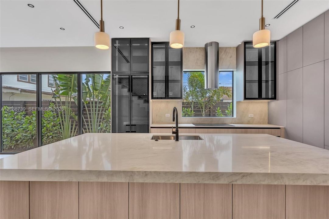 For Sale: $1,779,000 (4 beds, 4 baths, 2736 Square Feet)