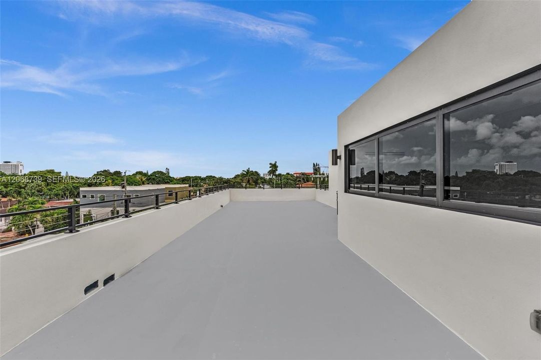 For Sale: $1,779,000 (4 beds, 4 baths, 2736 Square Feet)