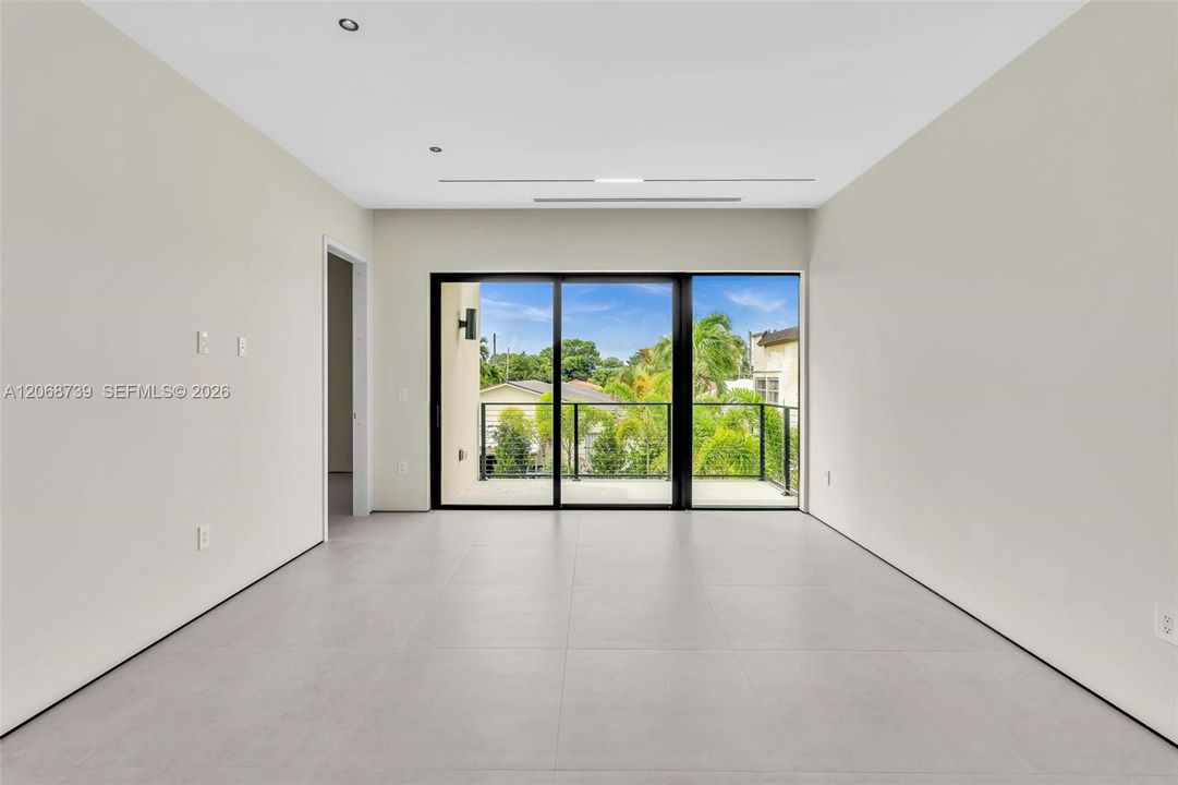 For Sale: $1,779,000 (4 beds, 4 baths, 2736 Square Feet)