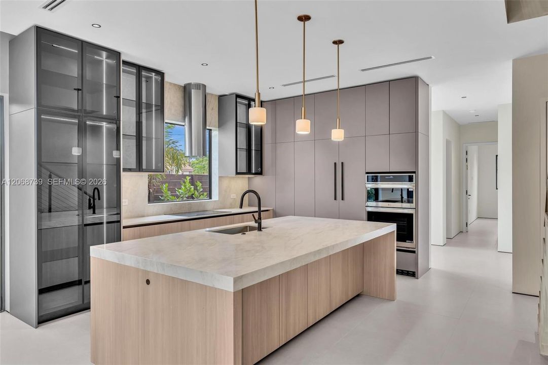 For Sale: $1,779,000 (4 beds, 4 baths, 2736 Square Feet)