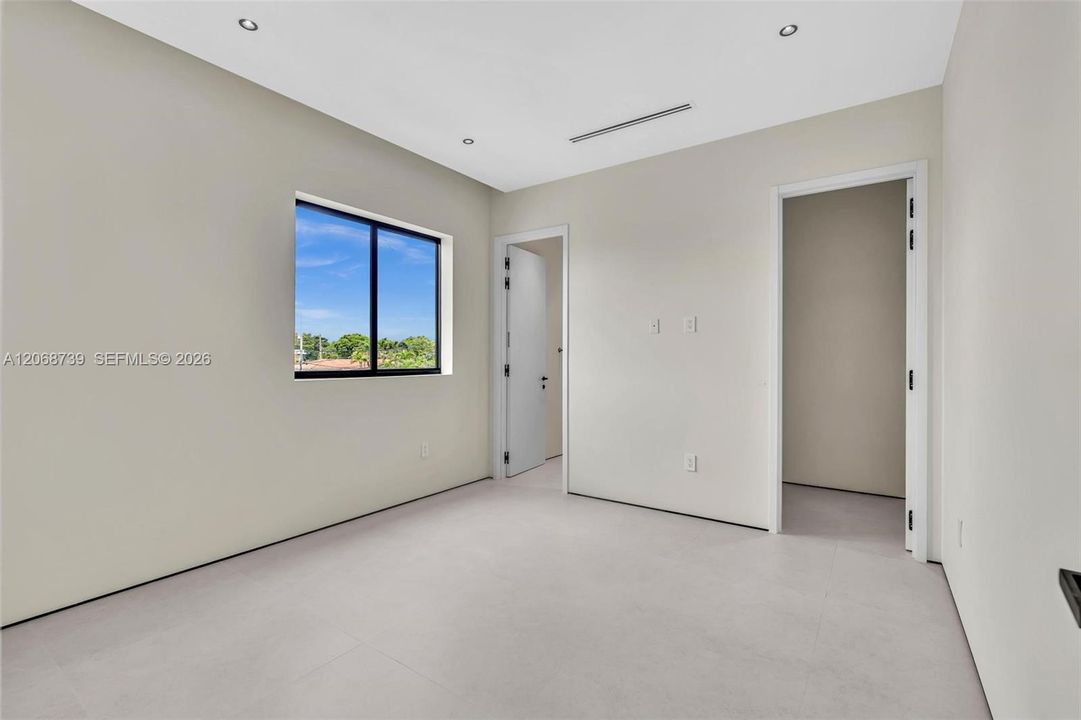 For Sale: $1,779,000 (4 beds, 4 baths, 2736 Square Feet)