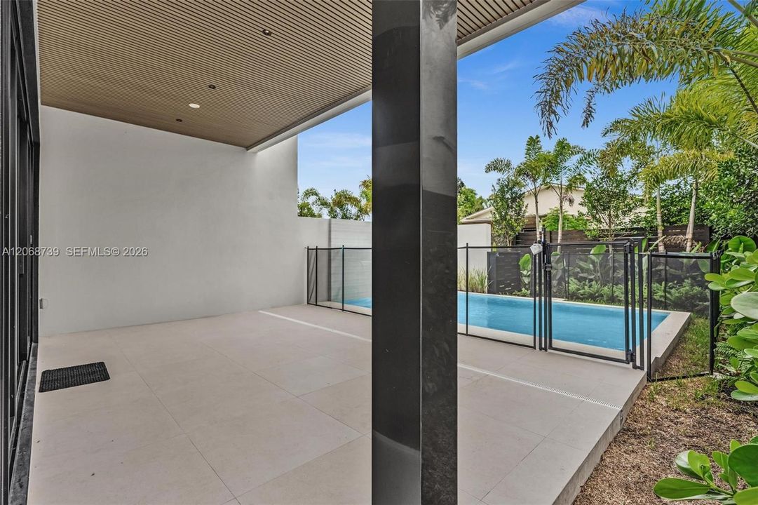 For Sale: $1,779,000 (4 beds, 4 baths, 2736 Square Feet)