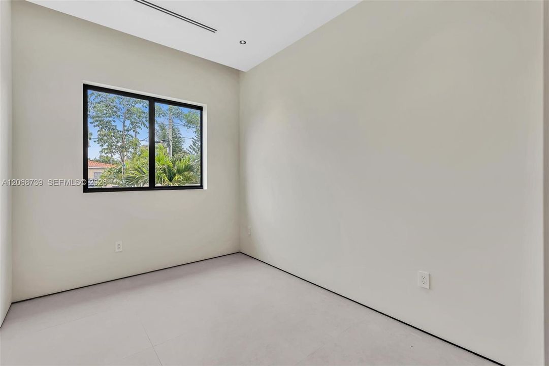 For Sale: $1,779,000 (4 beds, 4 baths, 2736 Square Feet)