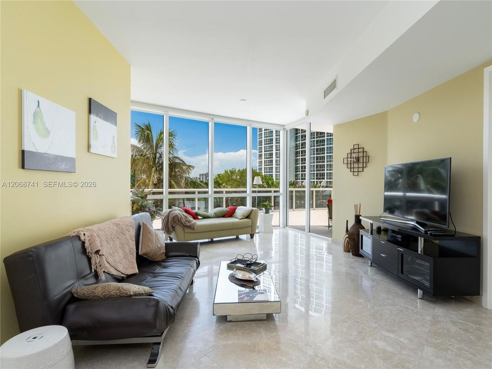 Recently Rented: $5,600 (2 beds, 2 baths, 1276 Square Feet)