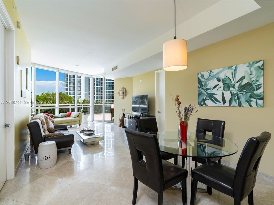 Recently Rented: $5,600 (2 beds, 2 baths, 1276 Square Feet)