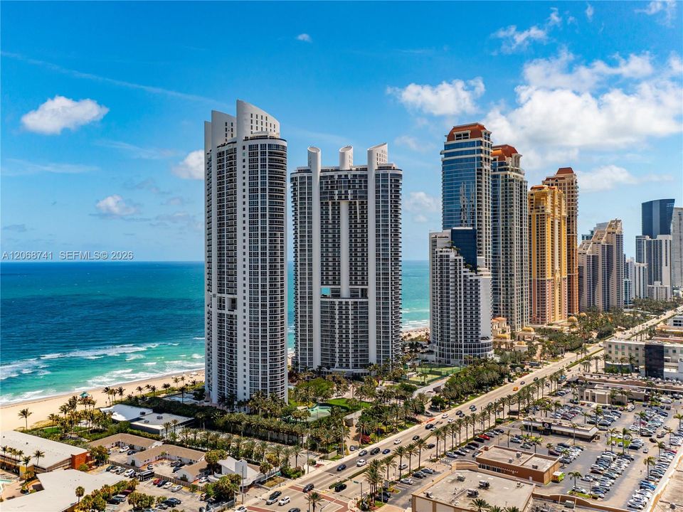 Recently Rented: $5,600 (2 beds, 2 baths, 1276 Square Feet)