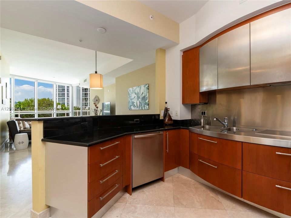 Recently Rented: $5,600 (2 beds, 2 baths, 1276 Square Feet)
