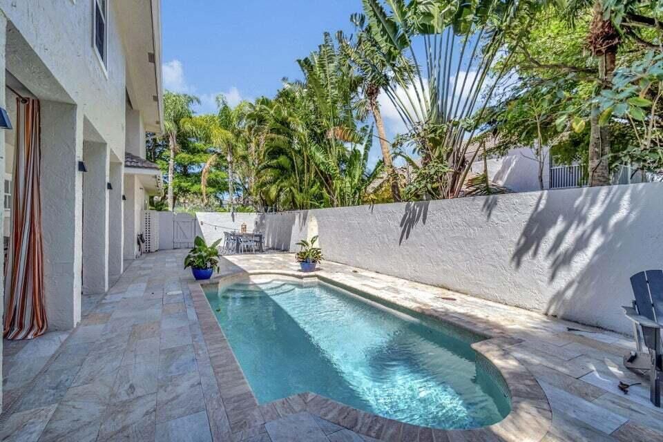 POOL 2