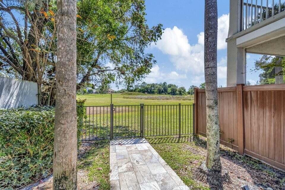 PW SIDE YARD