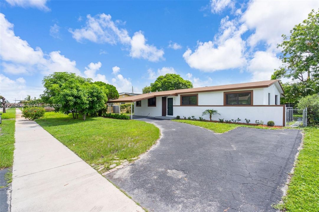 For Sale: $665,000 (3 beds, 3 baths, 1965 Square Feet)