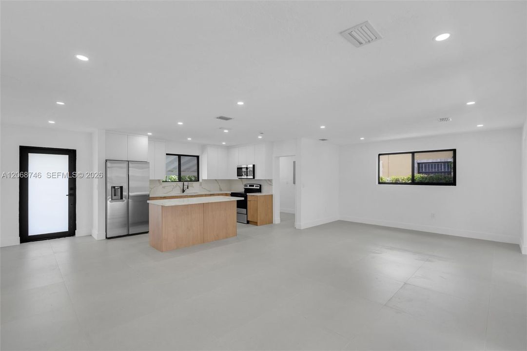For Sale: $665,000 (3 beds, 3 baths, 1965 Square Feet)