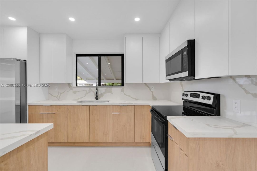 For Sale: $665,000 (3 beds, 3 baths, 1965 Square Feet)