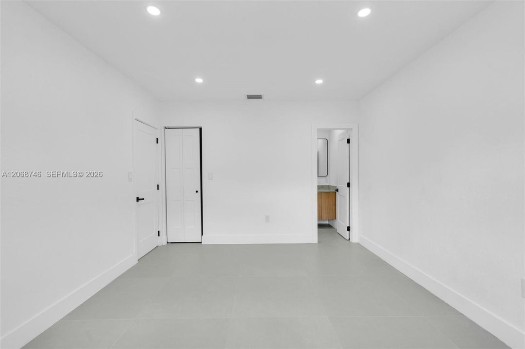 For Sale: $665,000 (3 beds, 3 baths, 1965 Square Feet)