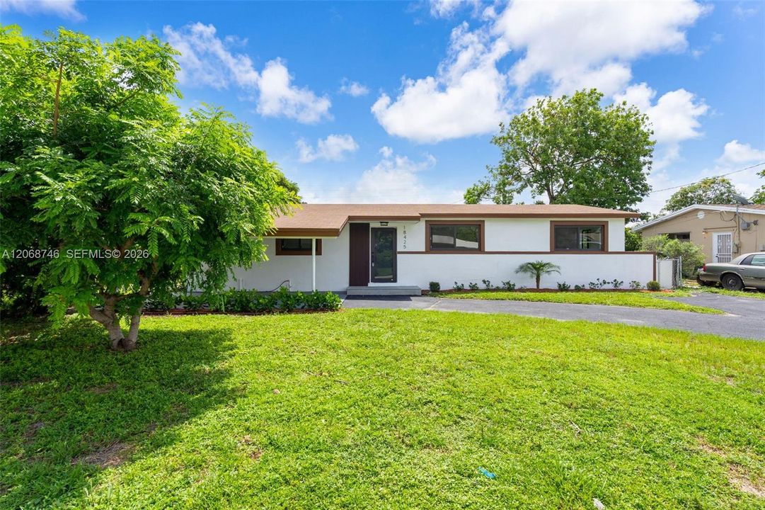 For Sale: $665,000 (3 beds, 3 baths, 1965 Square Feet)