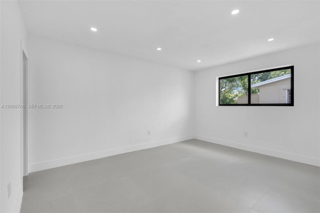 For Sale: $665,000 (3 beds, 3 baths, 1965 Square Feet)