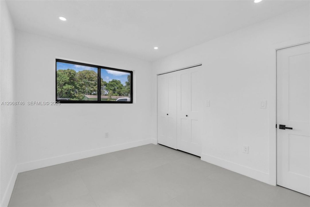 For Sale: $665,000 (3 beds, 3 baths, 1965 Square Feet)
