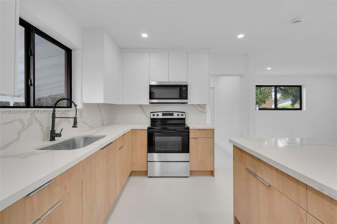 For Sale: $665,000 (3 beds, 3 baths, 1965 Square Feet)