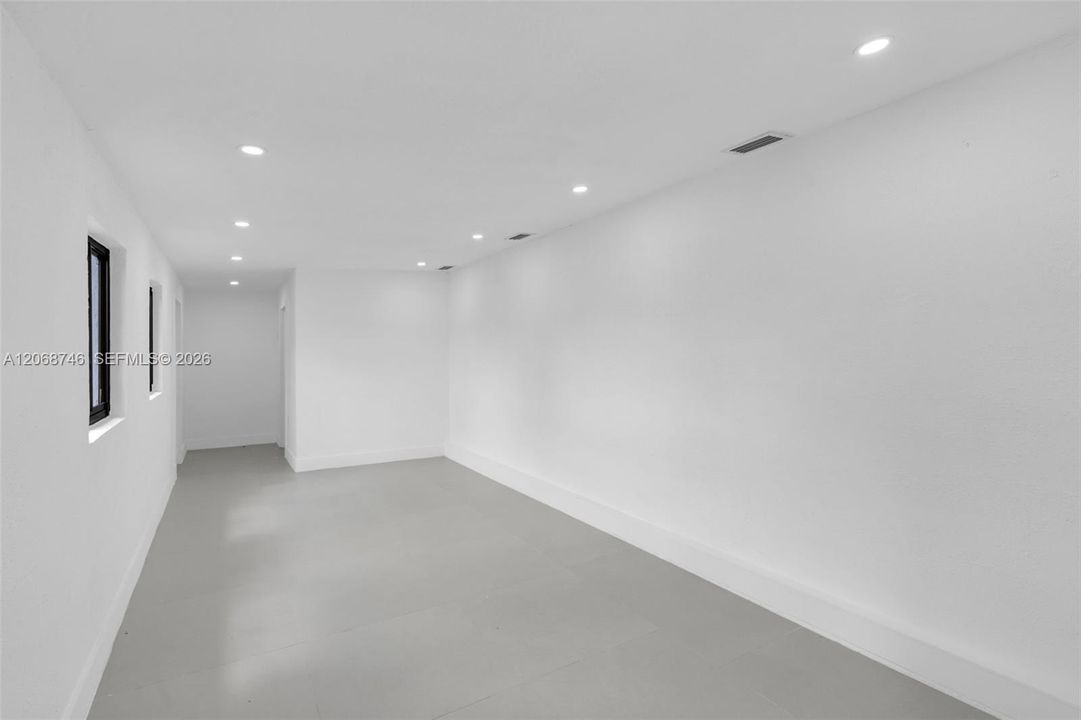 For Sale: $665,000 (3 beds, 3 baths, 1965 Square Feet)