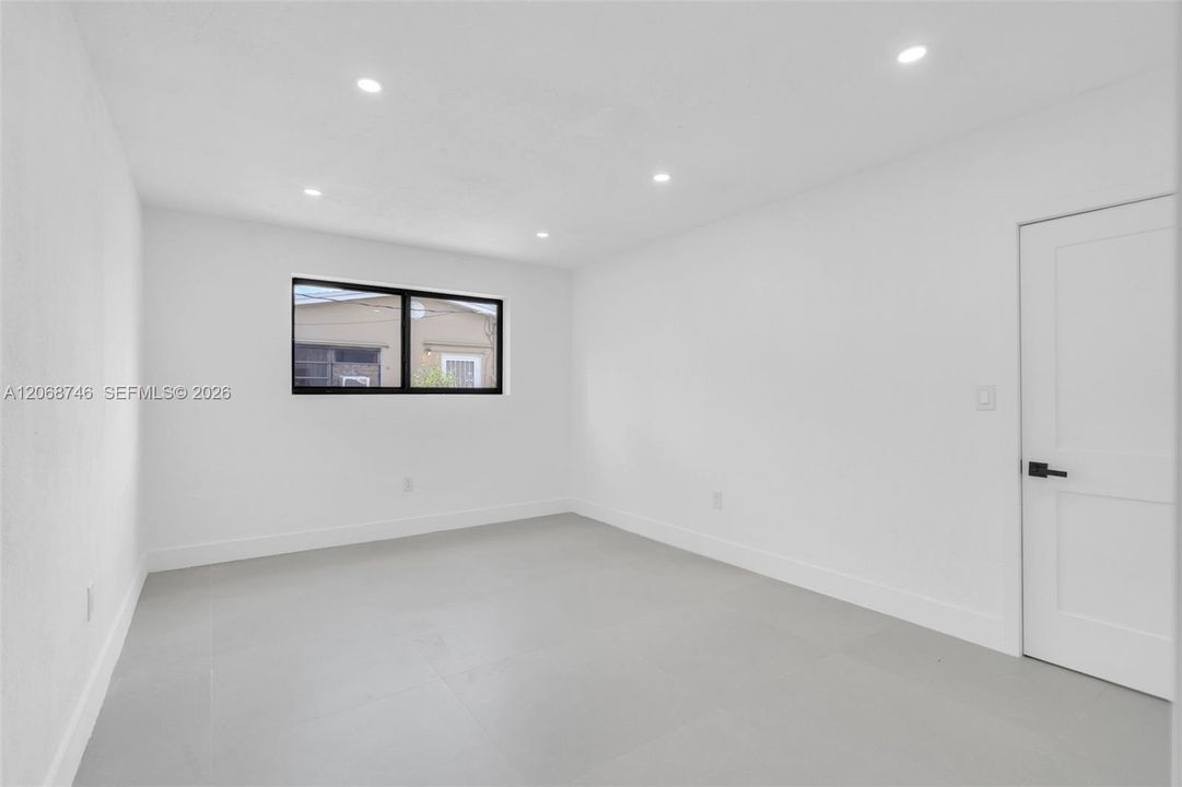 For Sale: $665,000 (3 beds, 3 baths, 1965 Square Feet)