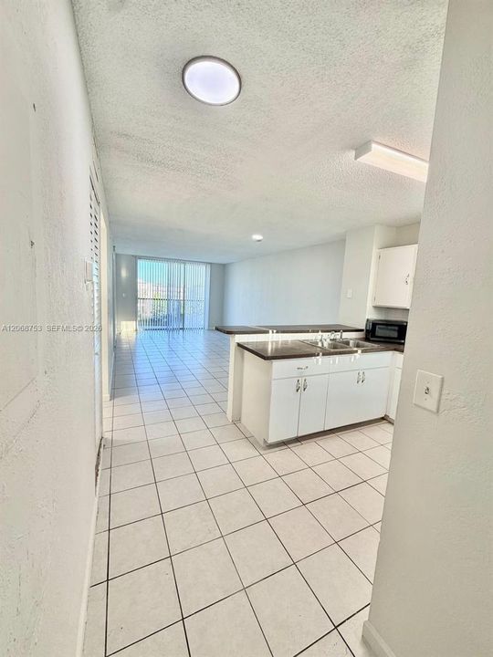 For Rent: $1,890 (2 beds, 2 baths, 832 Square Feet)
