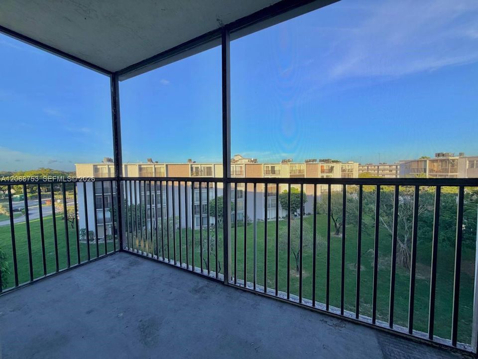 For Rent: $1,890 (2 beds, 2 baths, 832 Square Feet)